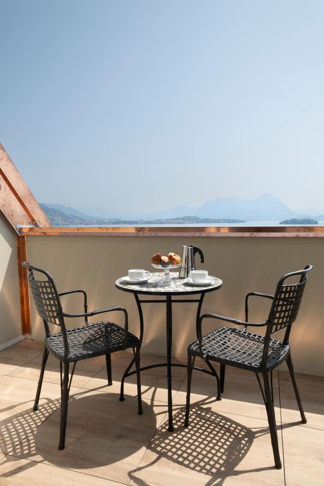 Residence Carl&Do Baveno Exteriör bild